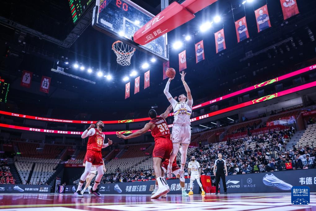 CBA常规赛：深圳马可波罗胜北京控股