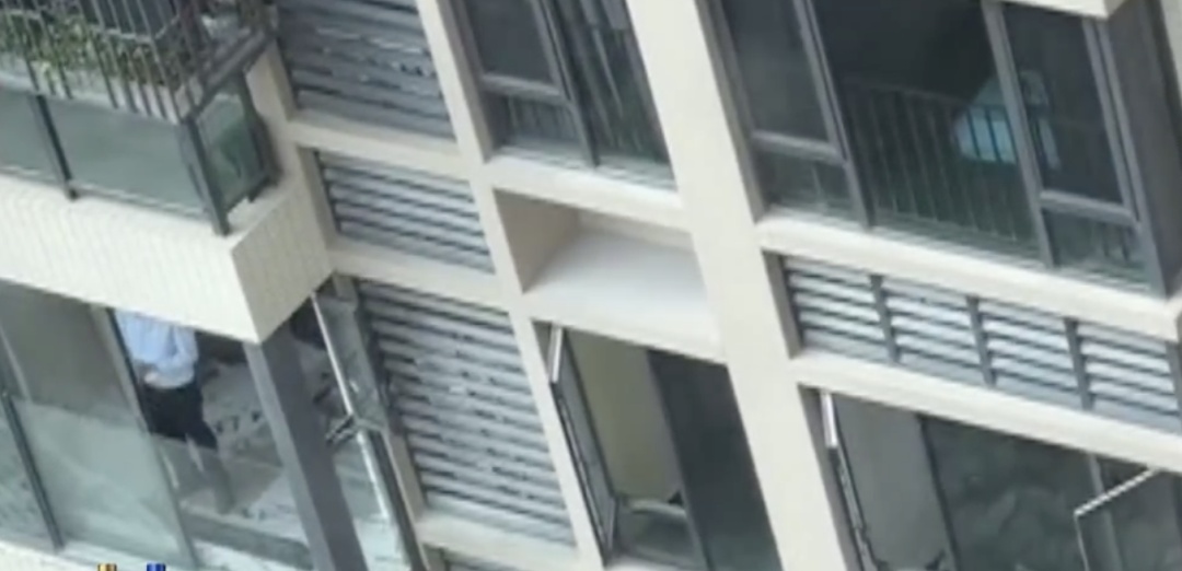 最新！佛山“黑金风格装修”已拆除，小区业主：都安心了