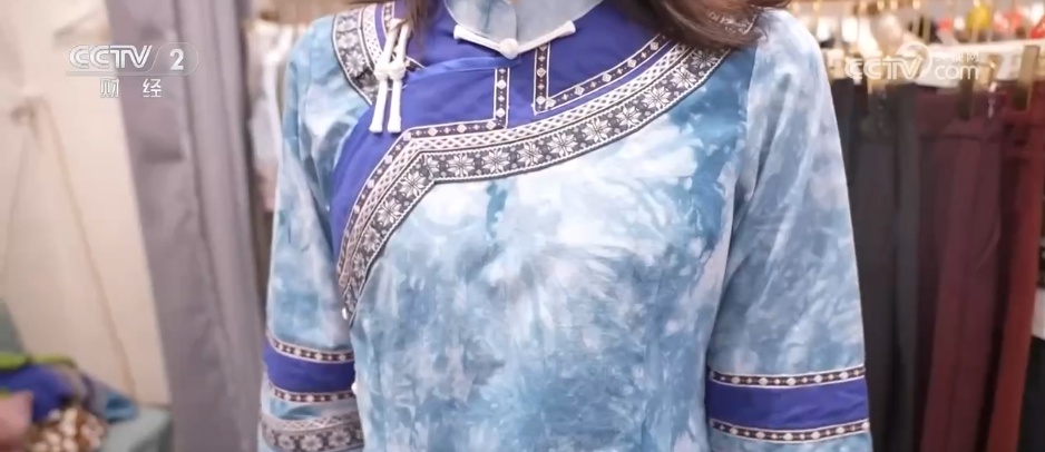 最炫的民族风,文化“穿”身上!少数民族服饰不断“上新”受青睐 最炫的民族风,文化“穿”身上!少数民族服饰不断“上新”受青睐