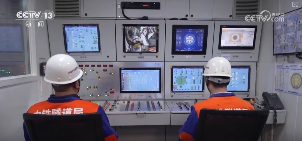 搭载“金刚钻”和“智慧脑” “国之重器”实现无人操作状态下毫米级掘进精度