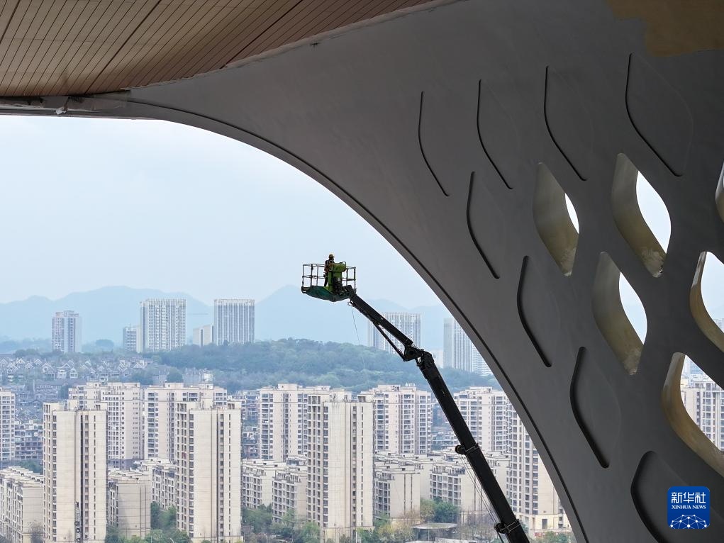 西部地区最大高铁枢纽站重庆东站站房建成完工 西部地区最大高铁枢纽站重庆东站站房建成完工