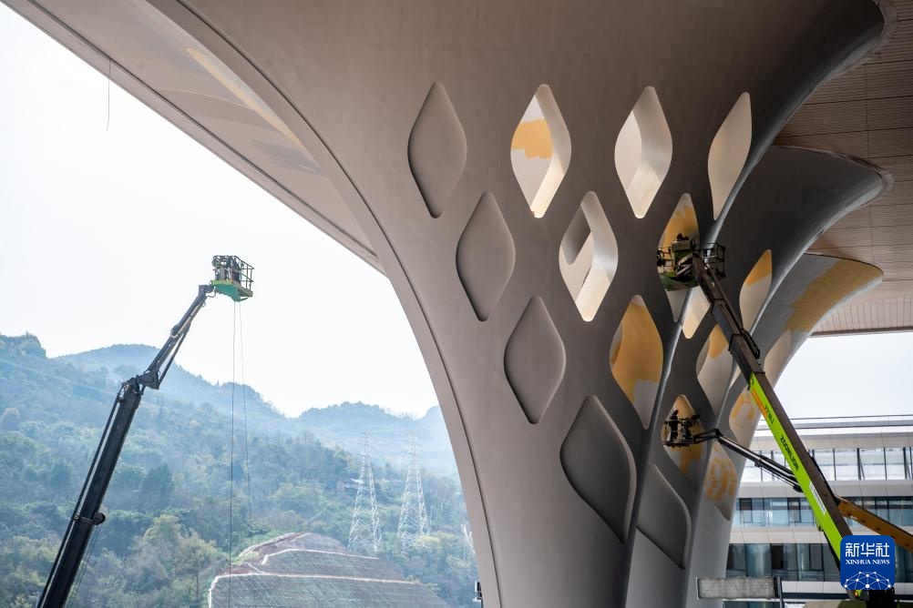 西部地区最大高铁枢纽站重庆东站站房建成完工 西部地区最大高铁枢纽站重庆东站站房建成完工