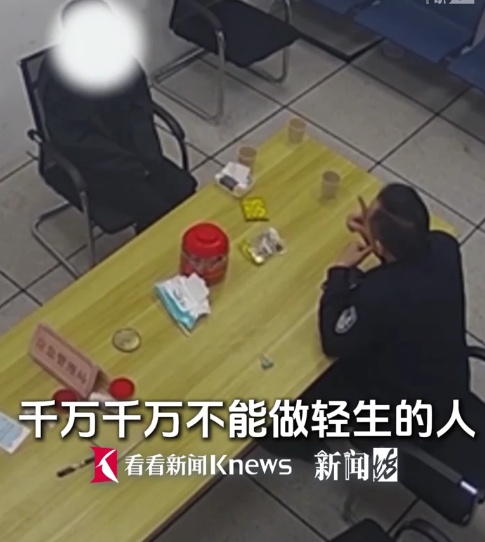 事发上海！19岁女孩当街轻生！被救下后的这番话泪目...