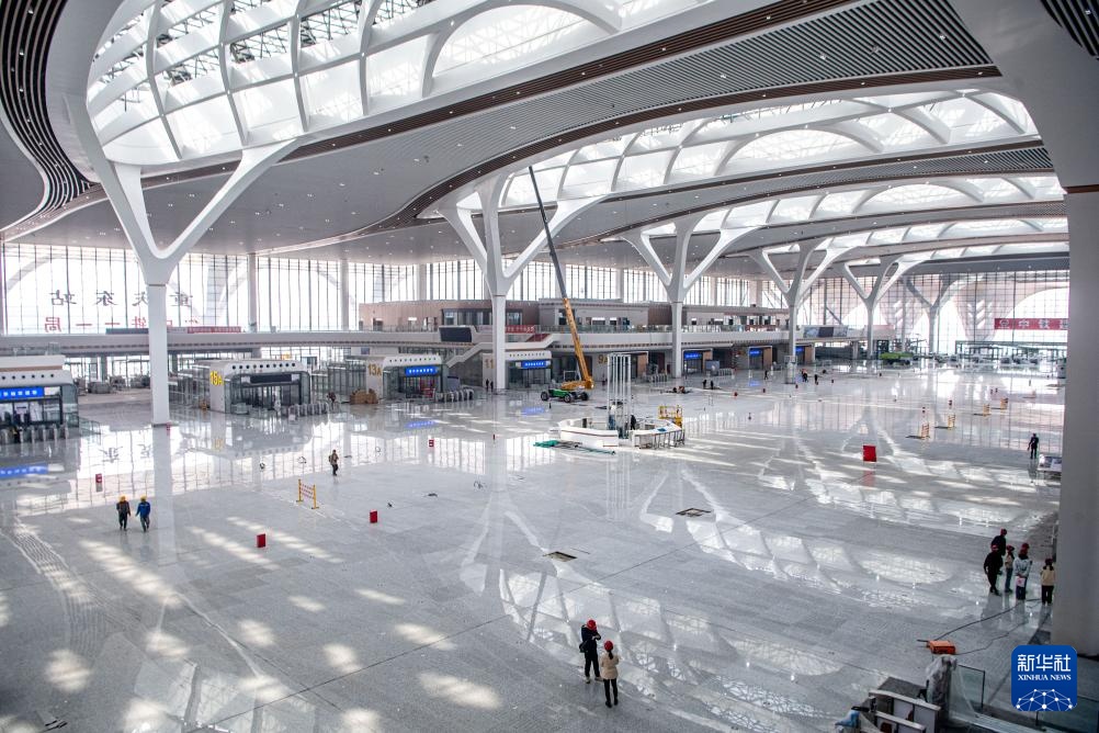 西部地区最大高铁枢纽站重庆东站站房建成完工 西部地区最大高铁枢纽站重庆东站站房建成完工
