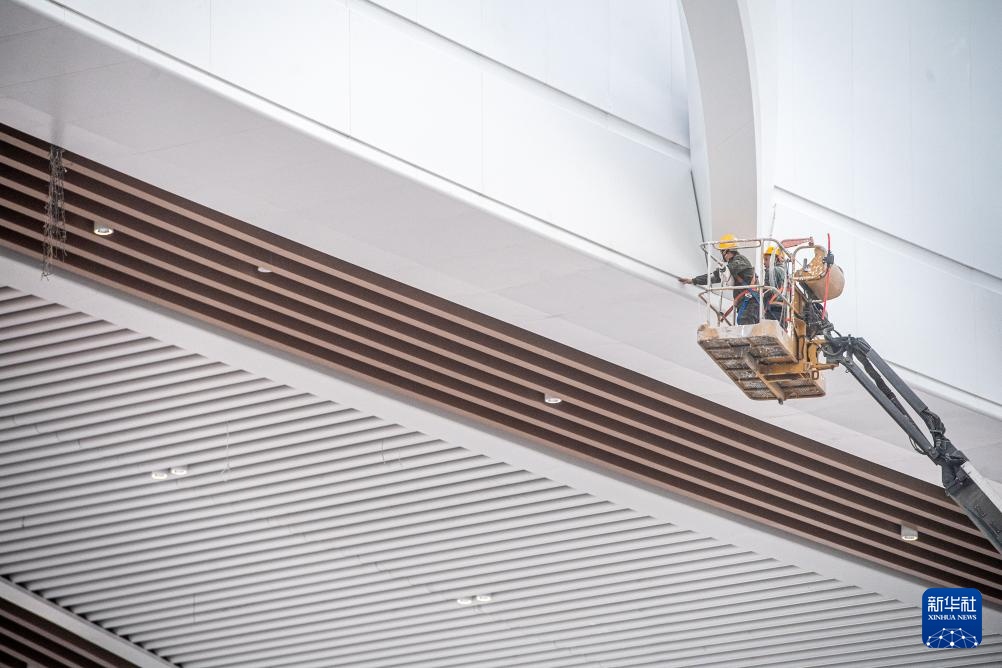 西部地区最大高铁枢纽站重庆东站站房建成完工 西部地区最大高铁枢纽站重庆东站站房建成完工