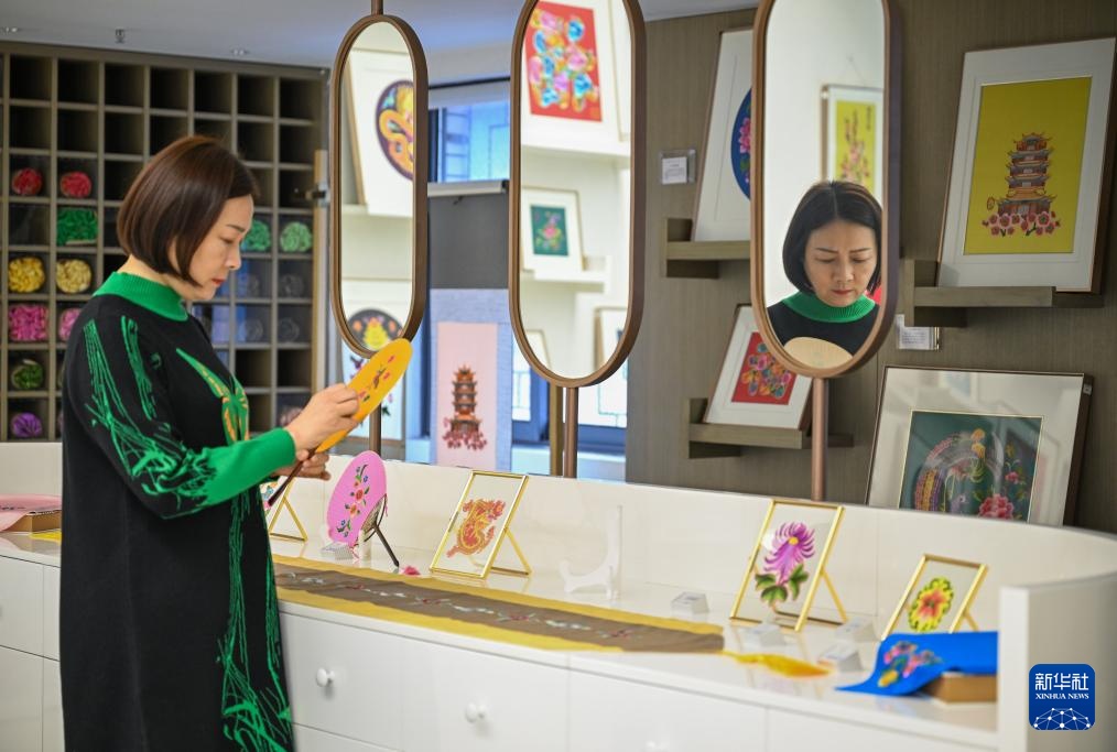 文化中国行丨妙手神针绣江湖