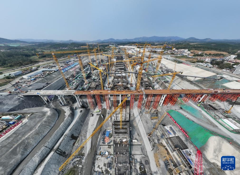 平陆运河忙施工