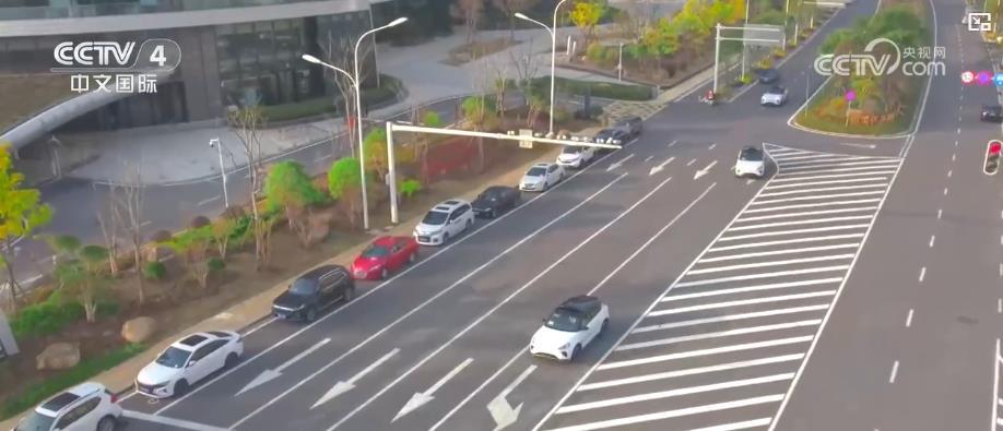 自动驾驶汽车驶入新场景 商业化运营加速推进 自动驾驶汽车驶入新场景 商业化运营加速推进