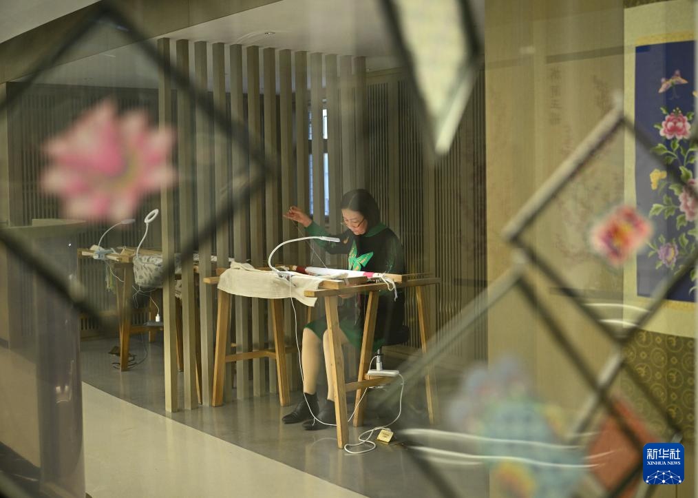 文化中国行丨妙手神针绣江湖