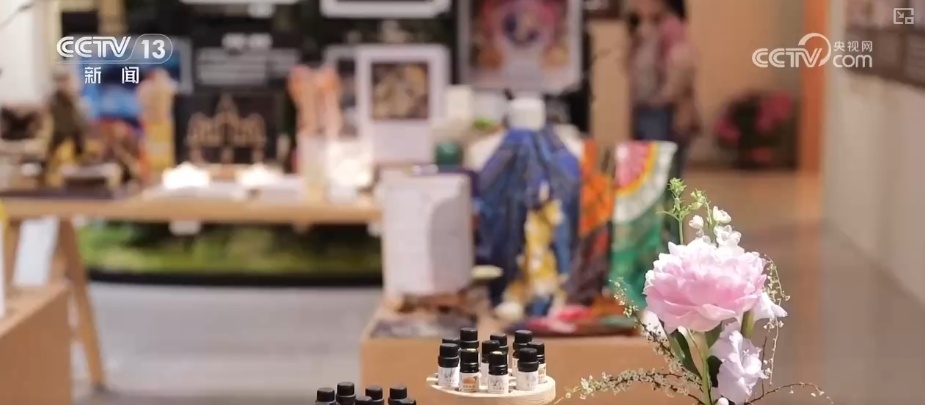 “首发+”碰撞“新”火花释放无限可能 助推消费新空间加速“进化” “首发+”碰撞“新”火花释放无限可能 助推消费新空间加速“进化”