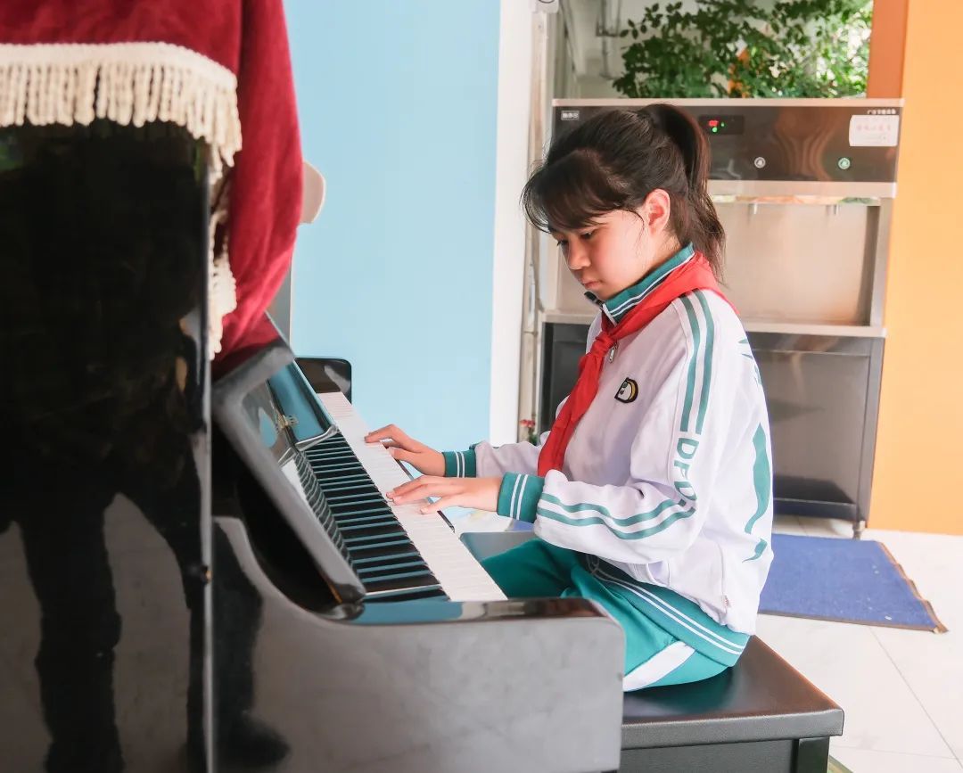 “每天一节体育课”后,广州有语文、数学老师“变身”体育老师 “每天一节体育课”后,广州有语文、数学老师“变身”体育老师