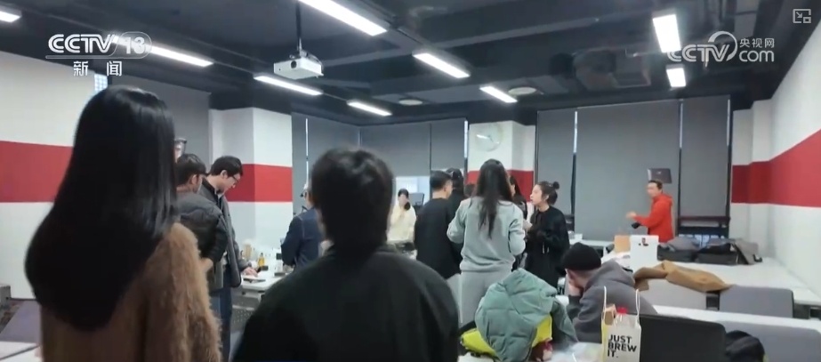 “首发+”碰撞“新”火花释放无限可能 助推消费新空间加速“进化” “首发+”碰撞“新”火花释放无限可能 助推消费新空间加速“进化”