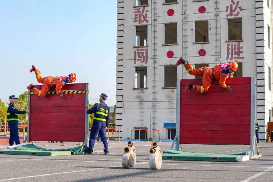 腹肌刷屏！这两天，杭州这群男人拼了！有人苦练一个月，直接累到躺在地上......