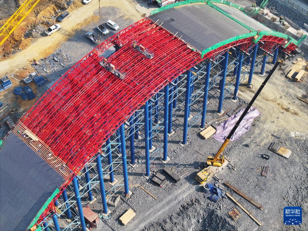 广西平陆运河专用动物通道桥完成主桥拱座施工 广西平陆运河专用动物通道桥完成主桥拱座施工