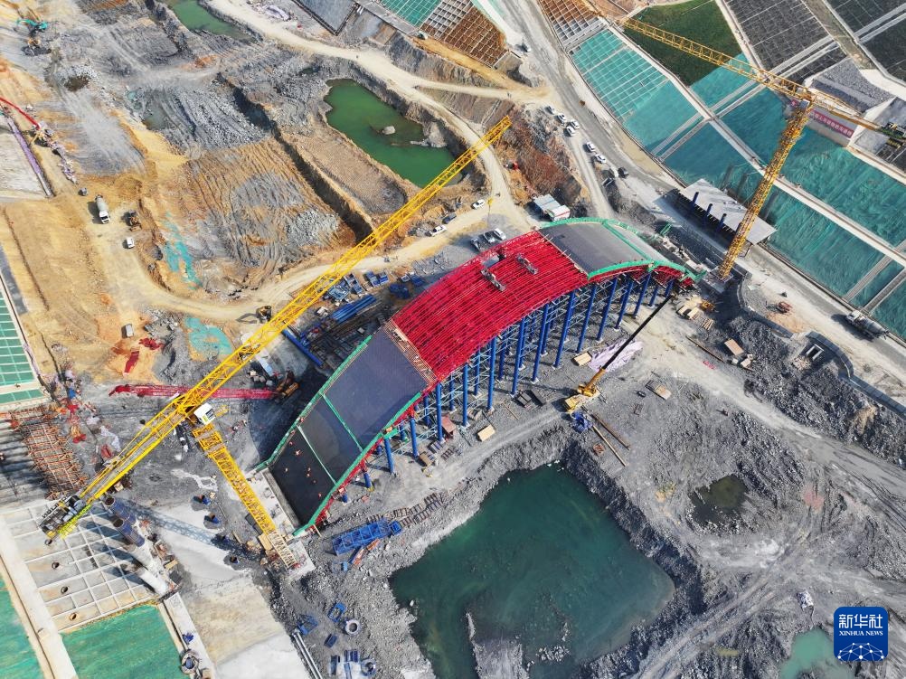 广西平陆运河专用动物通道桥完成主桥拱座施工 广西平陆运河专用动物通道桥完成主桥拱座施工