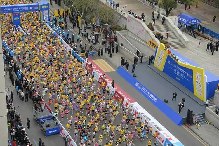 “汉马”观赛请注意!警方提示:禁飞无人机、勿越警戒线 “汉马”观赛请注意!警方提示:禁飞无人机、勿越警戒线