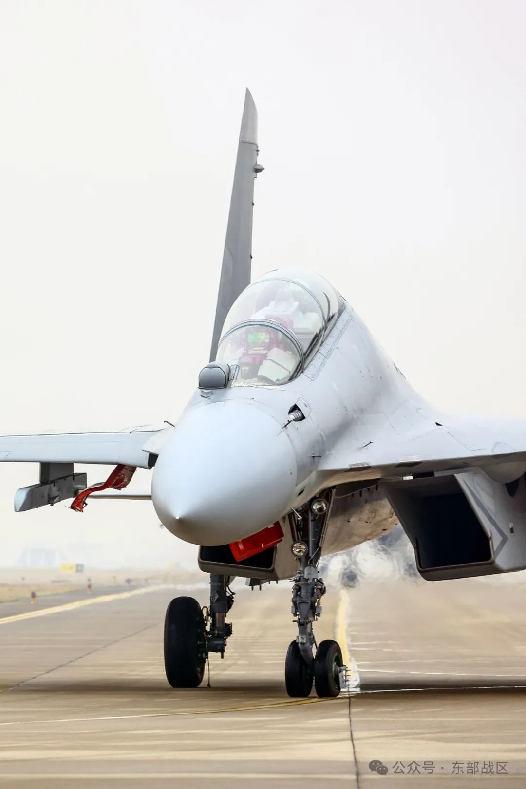 极端环境，战机展开云海搏杀