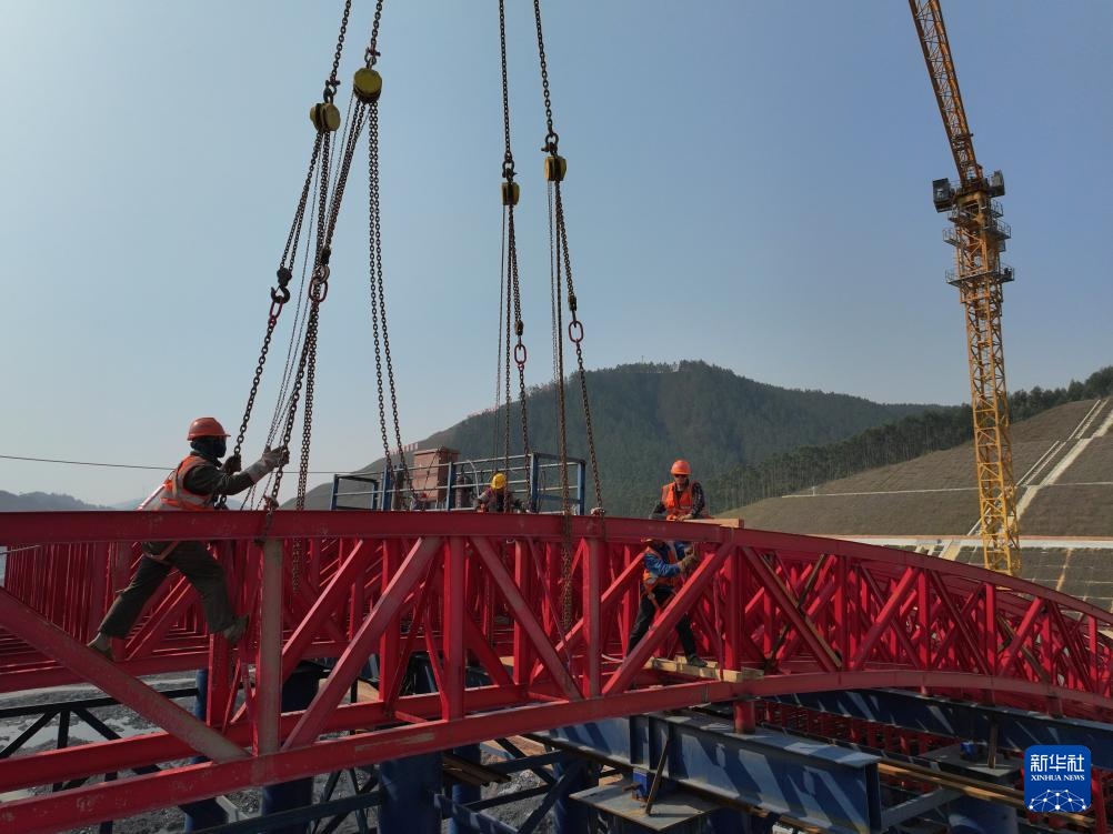 广西平陆运河专用动物通道桥完成主桥拱座施工 广西平陆运河专用动物通道桥完成主桥拱座施工