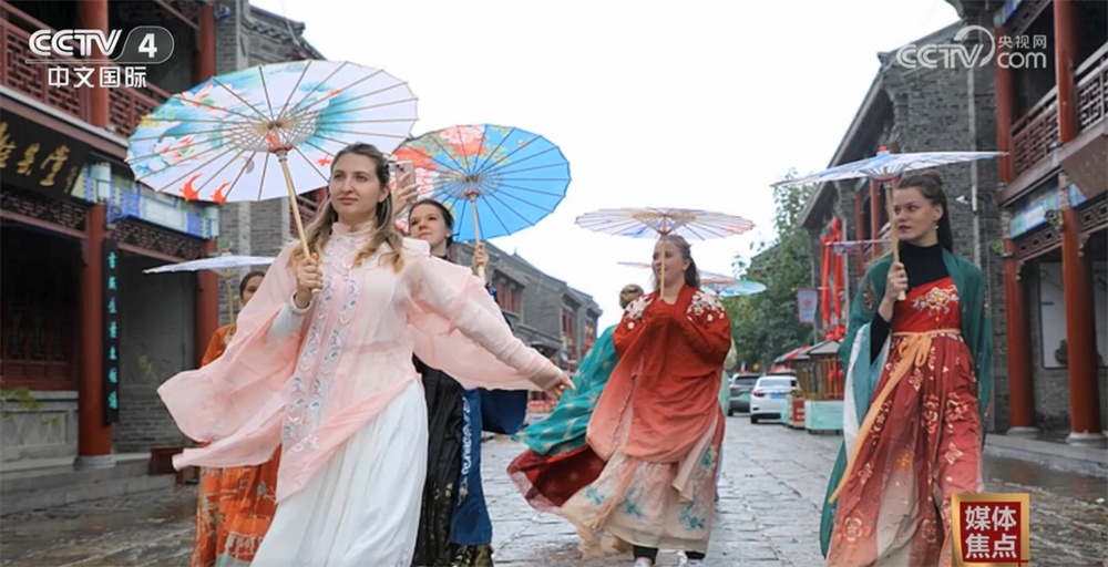 中国消费新趋势折射经济新活力 “中式”魅力推动入境游体验不断升级 中国消费新趋势折射经济新活力 “中式”魅力推动入境游体验不断升级