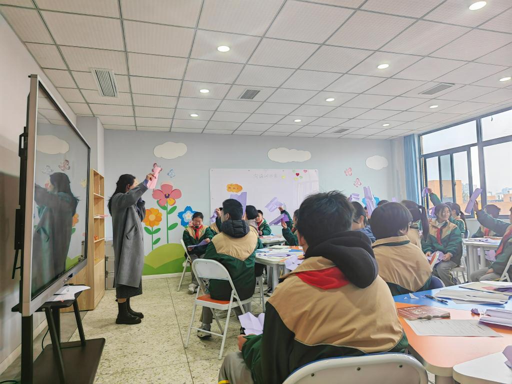 是学校，也是心灵港湾