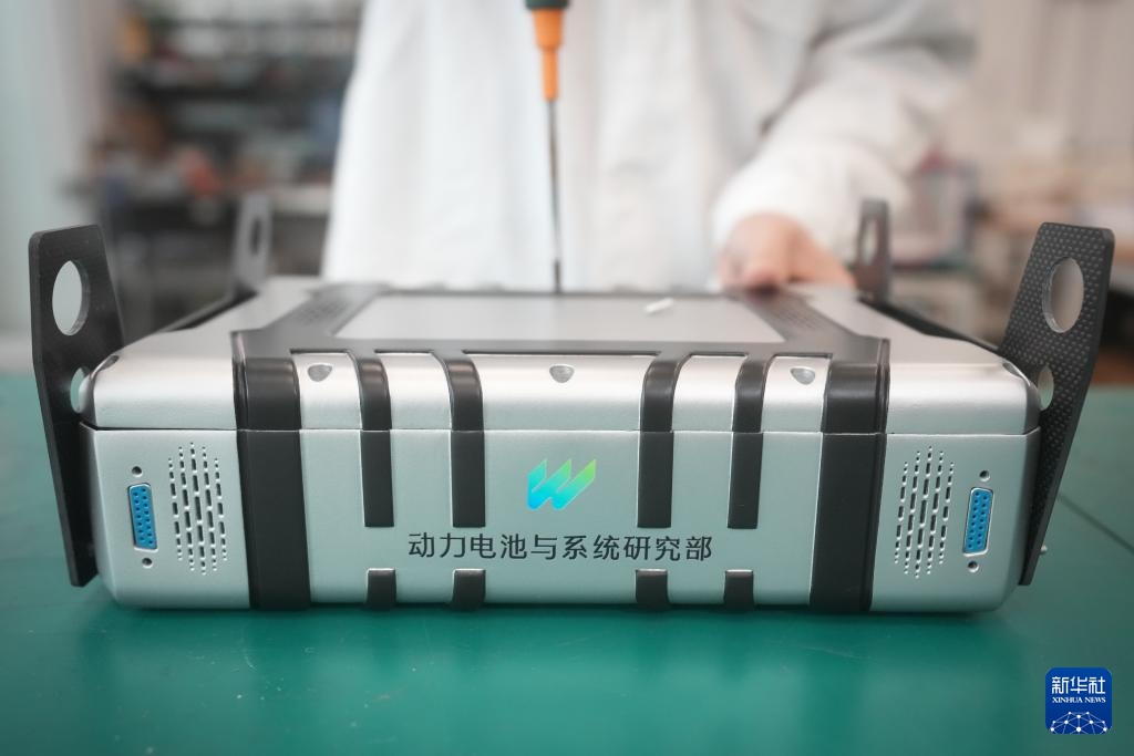新华全媒+丨超低温高比能锂电池为无人机低温飞行保动力 新华全媒+丨超低温高比能锂电池为无人机低温飞行保动力