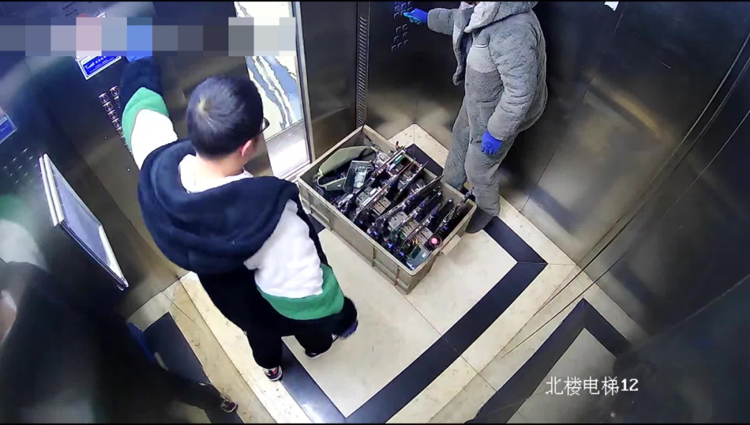 “蚂蚁搬家”式盗窃你见过吗？搬空一层楼的那种