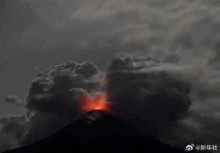 印尼东部火山喷发灰柱高8000米