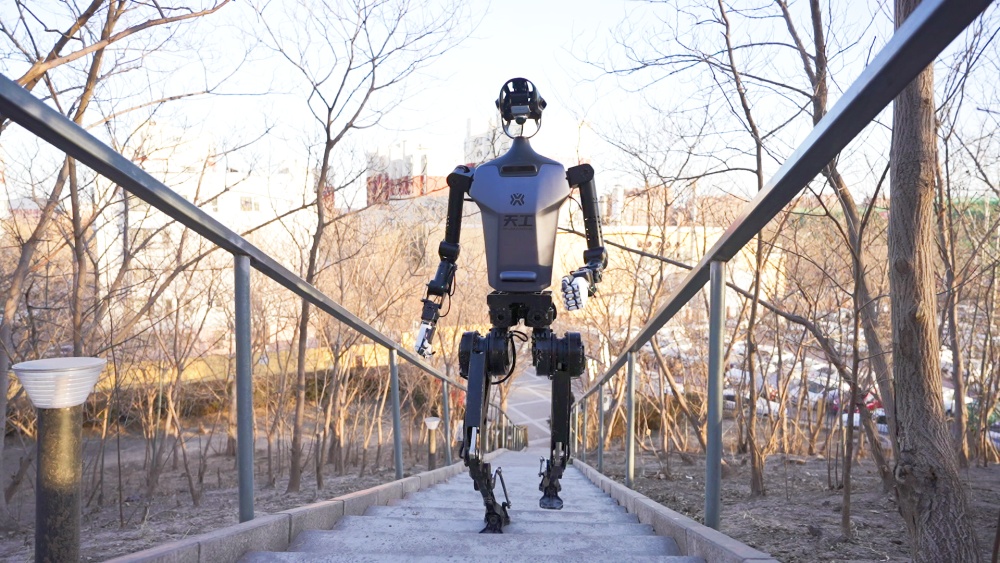 加速跑吧,人形机器人! 加速跑吧,人形机器人!