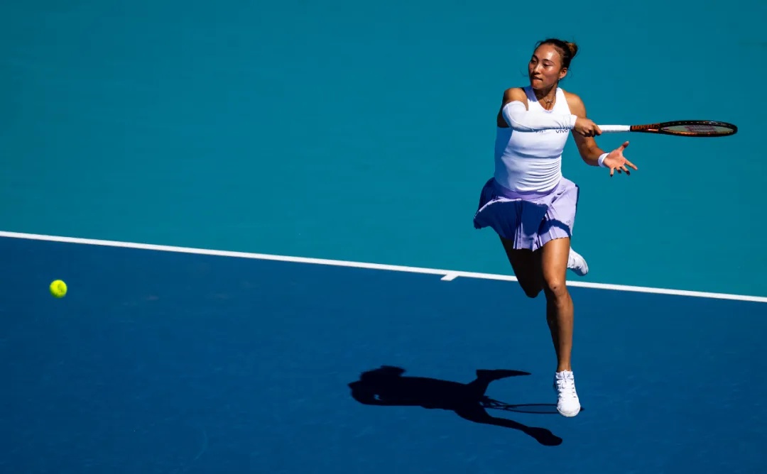 郑钦文2比0战胜汤森德，晋级WTA1000迈阿密站16强！