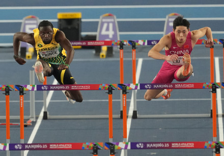 60米栏 刘俊茜夺铜