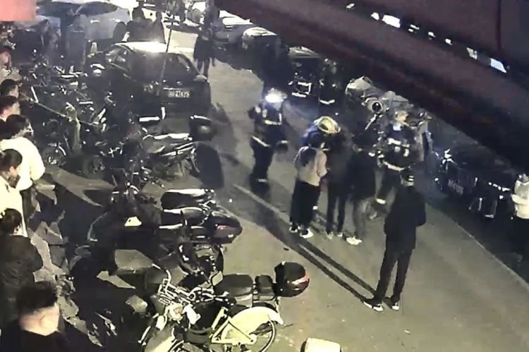 极限150秒！7个月大婴儿突发屏气，急需营救