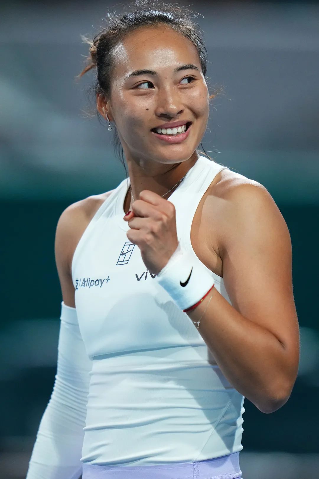 郑钦文今天“成功复仇”！