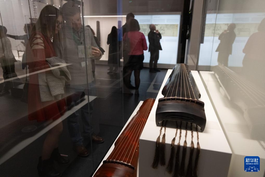 重庆中国三峡博物馆藏古琴展在匈牙利开幕