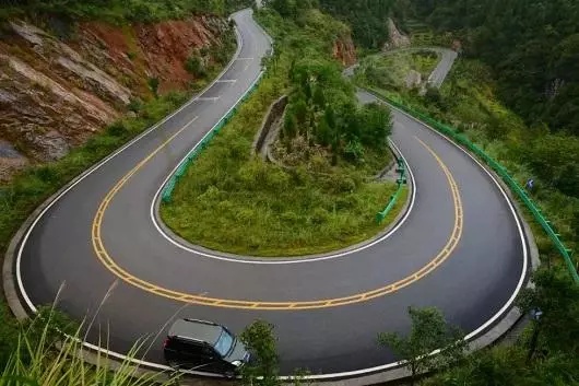 涨知识!不同路况下的正确刹车法 涨知识!不同路况下的正确刹车法