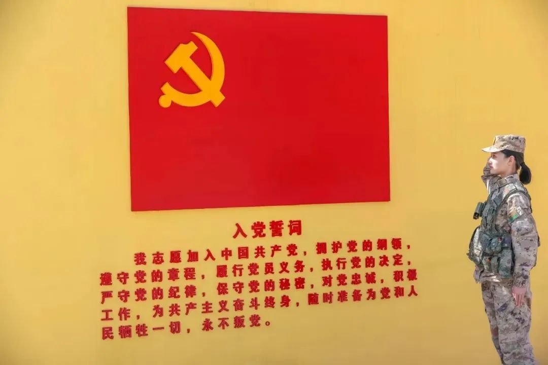 退役女兵送未婚夫二次入伍,甜蜜出征→ 退役女兵送未婚夫二次入伍,甜蜜出征→