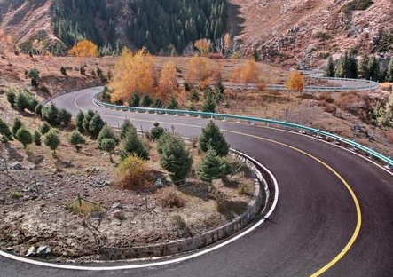 涨知识!不同路况下的正确刹车法 涨知识!不同路况下的正确刹车法