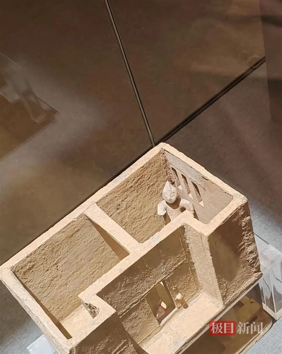 文物撞脸奥特曼!博物馆:确实挺像 文物撞脸奥特曼!博物馆:确实挺像