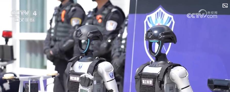 从实验室迈向产业化 人形机器人在各行各业加速落地 从实验室迈向产业化 人形机器人在各行各业加速落地