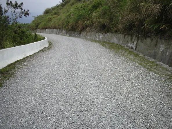 涨知识!不同路况下的正确刹车法 涨知识!不同路况下的正确刹车法