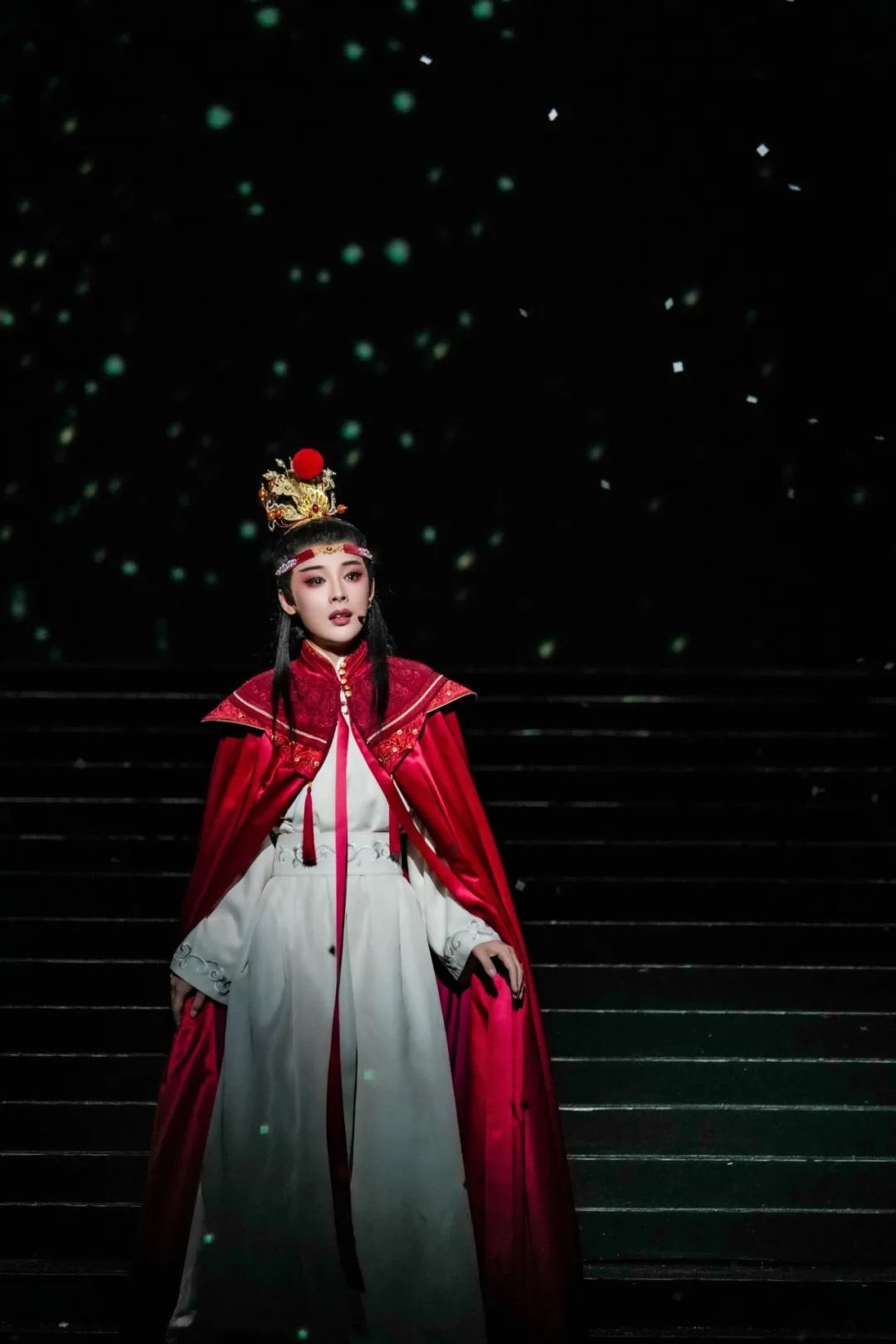 中国妇女报评“陈丽君现象”：德艺双馨才是真正的顶流