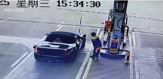 加油后逃单的保时捷司机被行拘8日