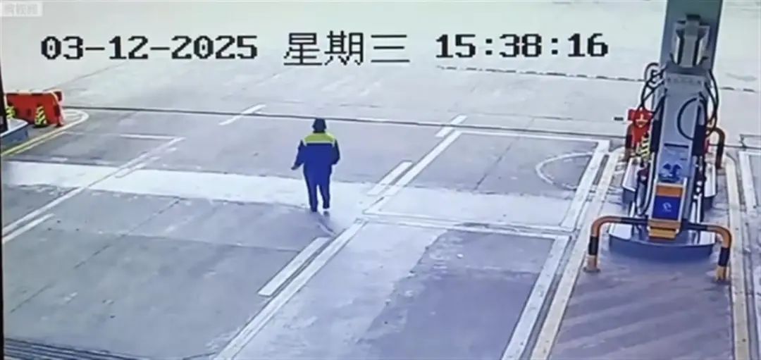 男子开百万保时捷加油后逃单,拘留8日! 男子开百万保时捷加油后逃单,拘留8日!