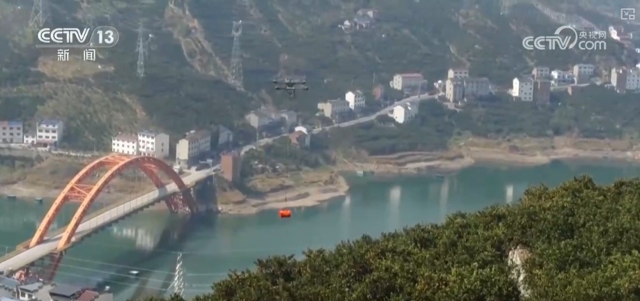 坐“火车”乘“飞机” 科技赋能脐橙“跑”上公路出山 坐“火车”乘“飞机” 科技赋能脐橙“跑”上公路出山