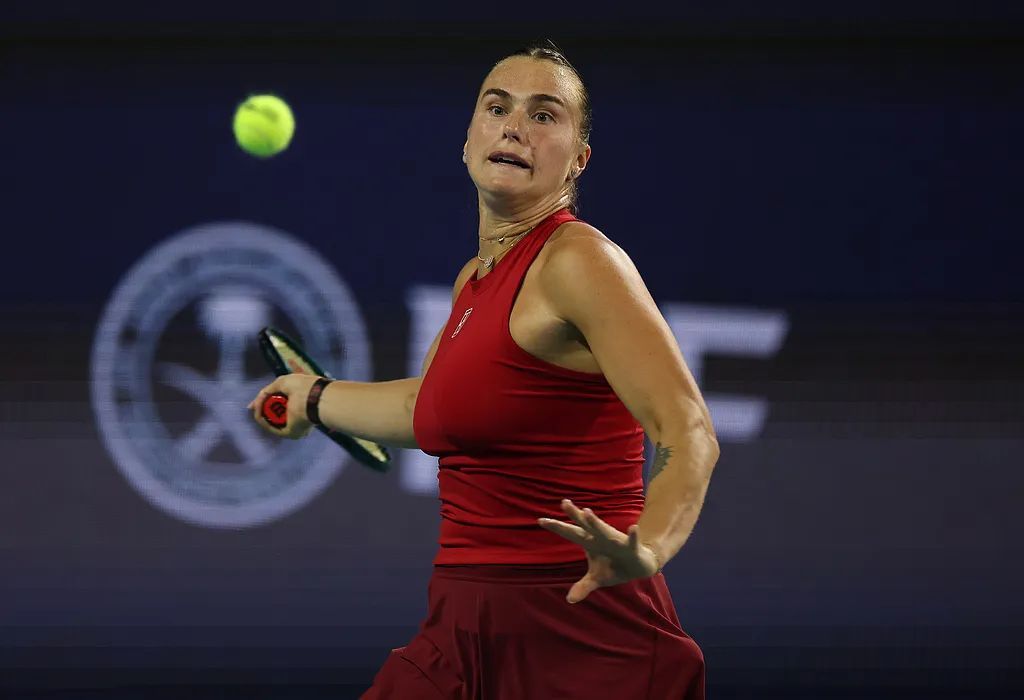 6连败！郑钦文，又输给萨巴伦卡了