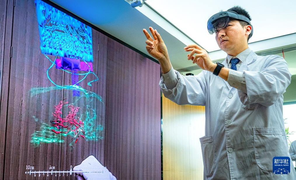 我国科学家成功构建微米级脑机接口三维多模态图谱 我国科学家成功构建微米级脑机接口三维多模态图谱