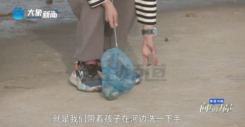 直接下跪！5岁女童家人泪崩，终于找到了！