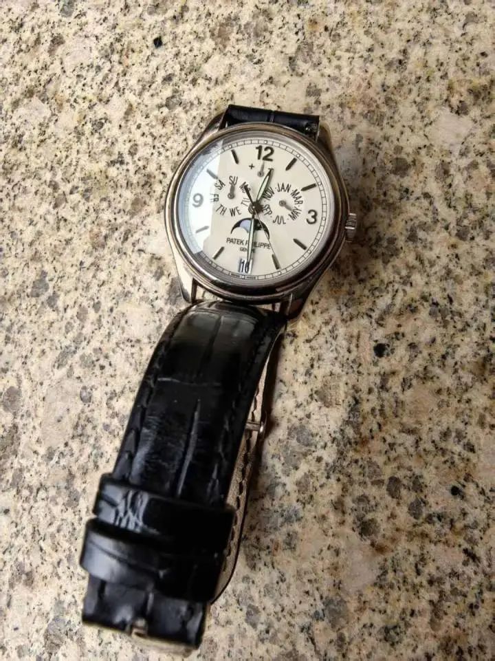 男子遗失33万元名表,11天后花15.3万元买回 男子遗失33万元名表,11天后花15.3万元买回