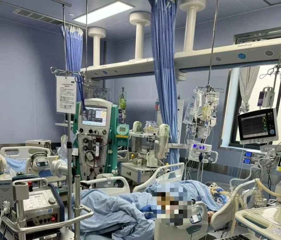 婚礼进行到一半，一群人集体“跑了”？