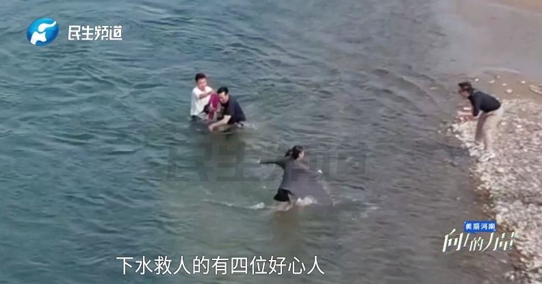 直接下跪！5岁女童家人泪崩，终于找到了！