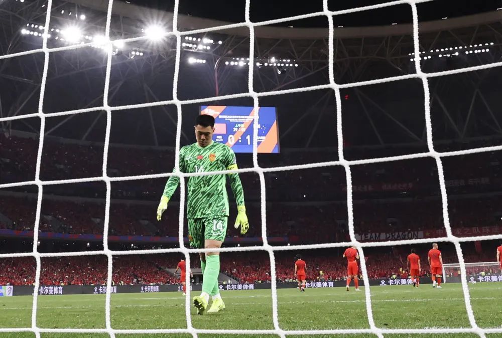 0:2！国足主场不敌澳大利亚队，无缘直通世界杯